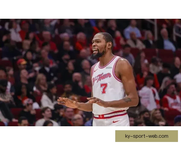 杜兰特独砍四十余分客场逆转险胜关键失误险些葬送胜利 杜兰特独砍四十余分客场逆转险胜关键失误险些葬送胜利